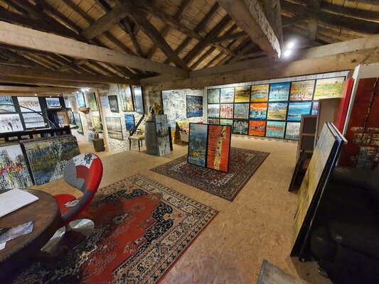 la partie Galerie de mon Atelier Galerie "la grange du Clos Jeanine" à Cahors